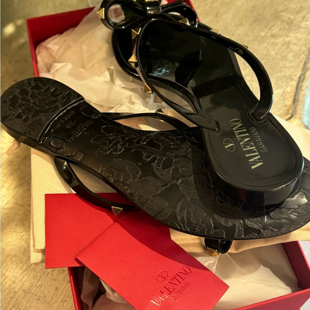 VALENTINO RUBBER ROCKSTUD THONG - Picture 5 of 8